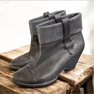 Högl Black Leather ankle boots 4.5/US 7